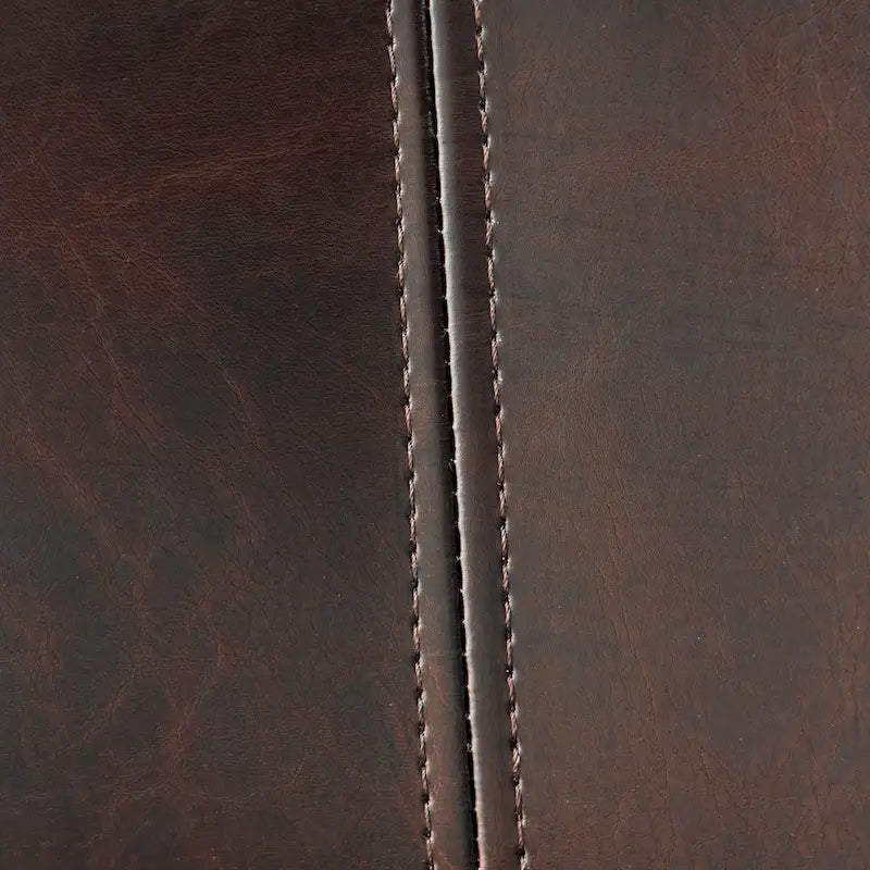 Sillón decorativo de respaldo alto con orejas y patas de madera de abedul