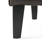 Sillón decorativo de respaldo alto con orejas y patas de madera de abedul