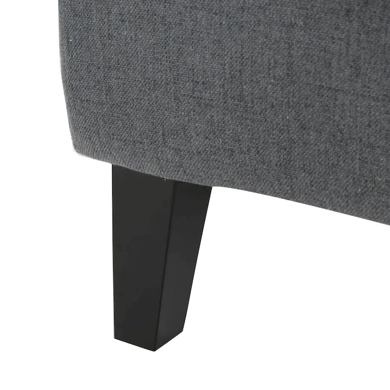 Sillón decorativo de respaldo alto con orejas y patas de madera de abedul