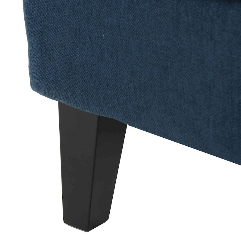 Sillón decorativo de respaldo alto con orejas y patas de madera de abedul