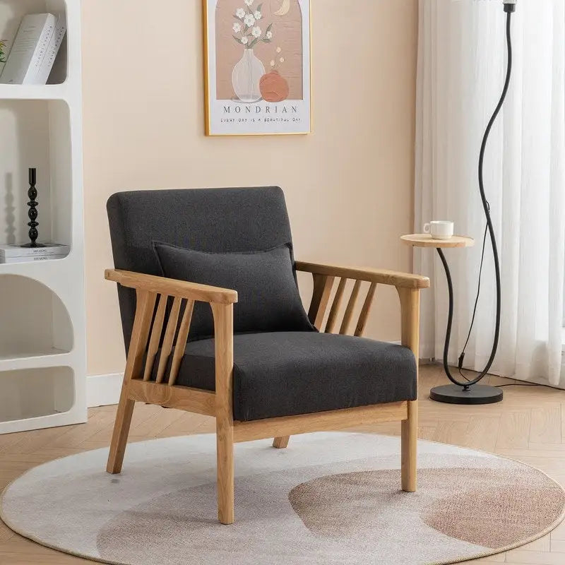 Sillón tapizado auxiliar de mediados de siglo con almohada