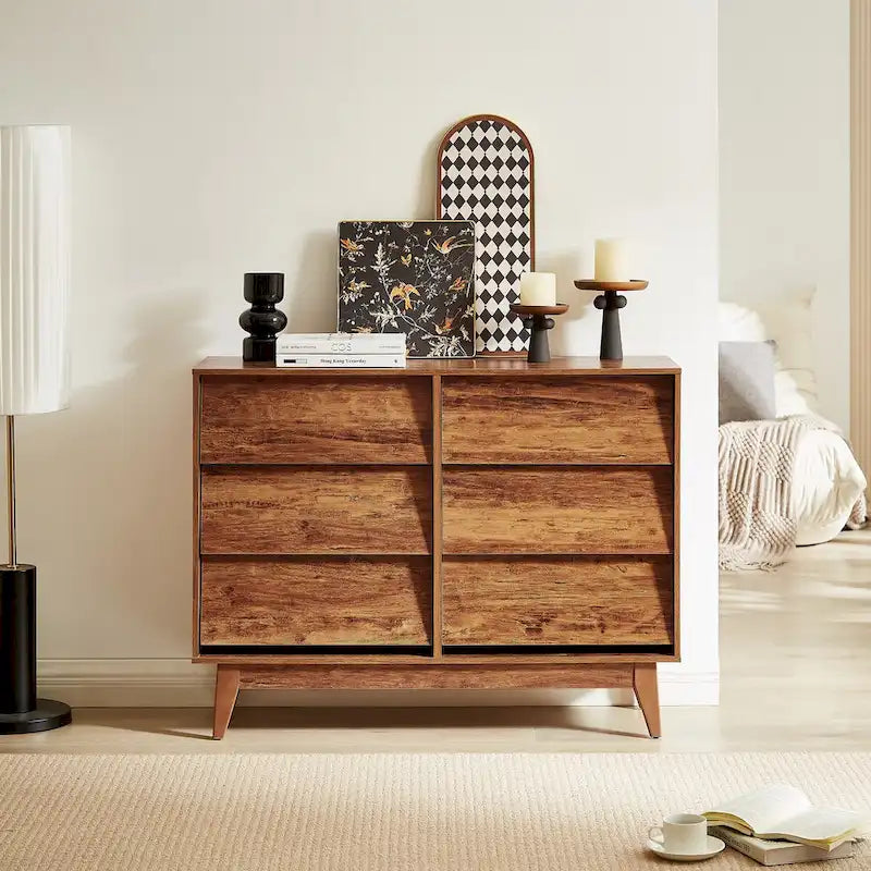 Cómoda de 6 cajones con diseño biselado y patas de madera maciza